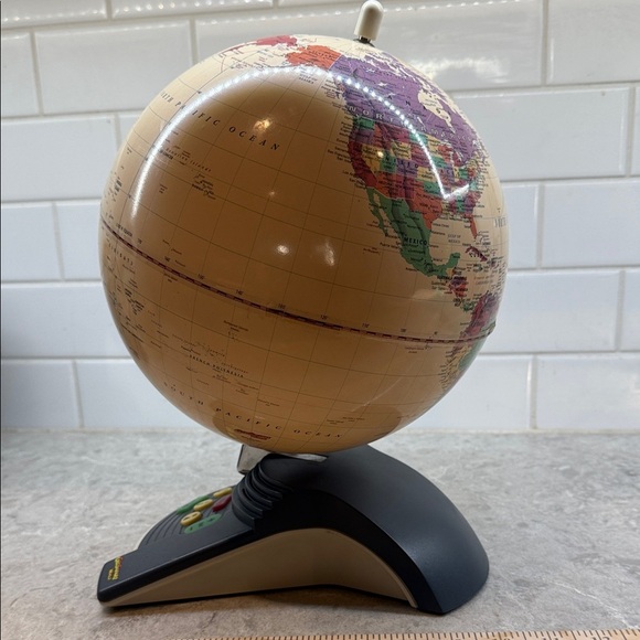 Exploratoy Geosafari World Interactive Educational Globe. Works. Like New! - Picture 3 of 6